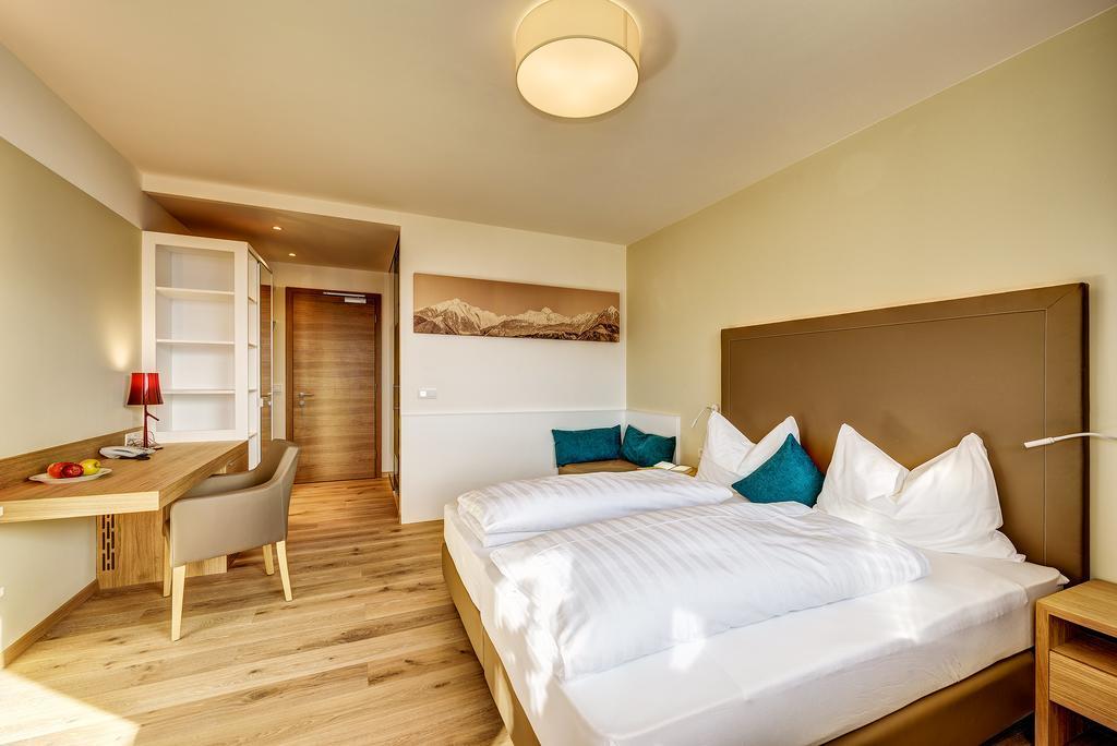 Garni Hotel Kessler Tirolo Exteriör bild