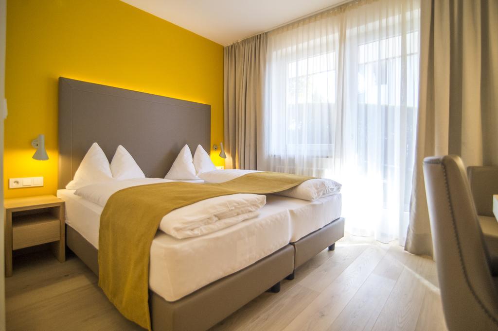 Garni Hotel Kessler Tirolo Exteriör bild